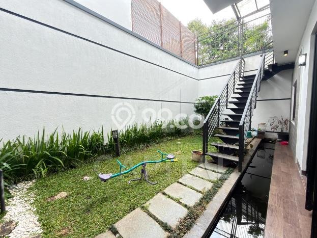 Ready to Use! Premium House LT 247m2 Desain Elegan di Setra Sari Ready to Use! Premium House LT 247m2 Desain Elegan di Setra Sari