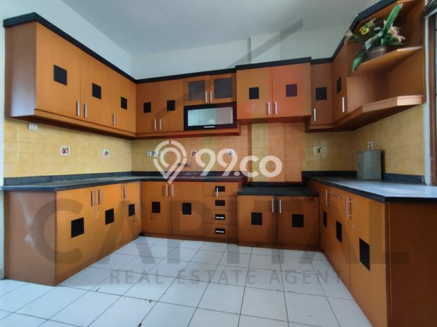 Ruko Bagus LT 95m2 LB 250m2 Dijual di Lengkong Bandung Ruko Bagus LT 95m2 LB 250m2 Dijual di Lengkong Bandung