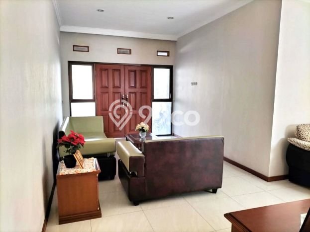 Rumah Asri LB 380m2m² View Kota di Batununggal, Bandung Rumah Asri LB 380m2m² View Kota di Batununggal, Bandung