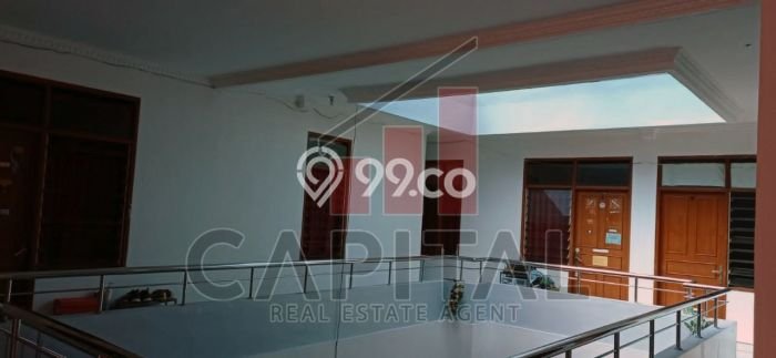 Rumah Mewah LB 500m2 Siap Pakai Desain Elegan di Cikutra, Bandung Rumah Mewah LB 500m2 Siap Pakai Desain Elegan di Cikutra, Bandung