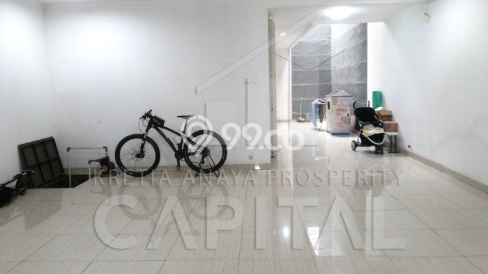 KAWASAN BISNIS! Ruko Kawasan , Luas 180m2m², Jalan Utama KAWASAN BISNIS! Ruko Kawasan , Luas 180m2m², Jalan Utama