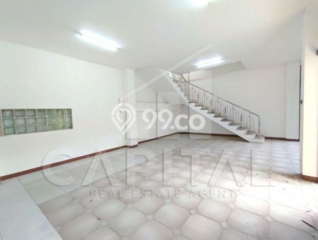Rumah Kawasan Sayap Dago, Luas 850m2m², LB 550m2m² Rumah Kawasan Sayap Dago, Luas 850m2m², LB 550m2m²