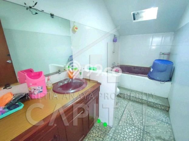 Rumah Modern 4 KT LT 165m2 di Taman Kopo Indah Rumah Modern 4 KT LT 165m2 di Taman Kopo Indah