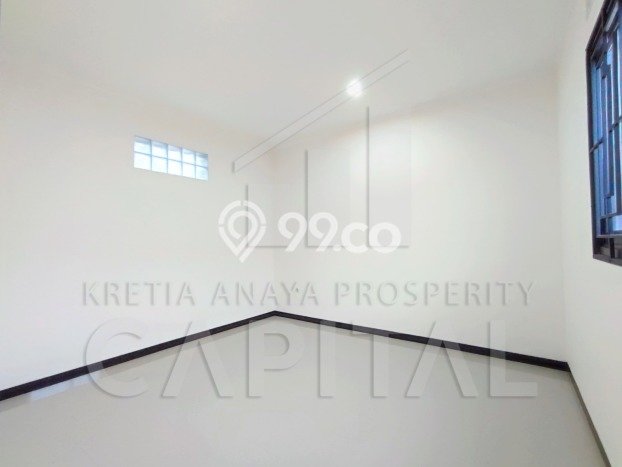PREMIUM CHOICE! Rumah di , 4 KT, Area Strategis, Luas 216m2m² Bangunan 180m2m² PREMIUM CHOICE! Rumah di , 4 KT, Area Strategis, Luas 216m2m² Bangunan 180m2m²