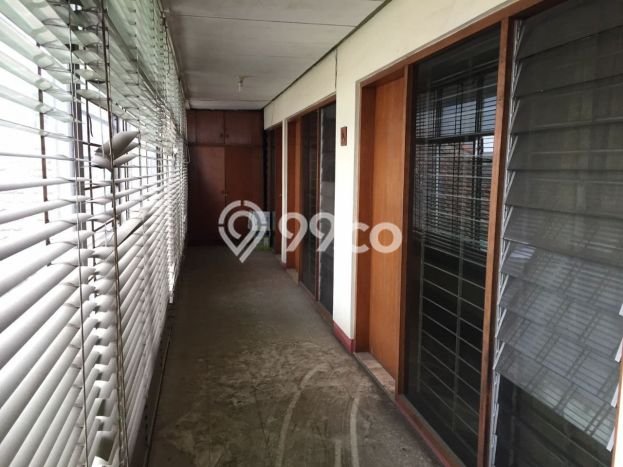 SIAP HUNI! Rumah Asri di Burangrang, Luas 354m² LB 210m² SIAP HUNI! Rumah Asri di Burangrang, Luas 354m² LB 210m²