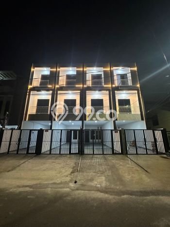 Rumah Elit LB 185m2 Siap Pakai Desain Elegan di Tanjung Duren, Jakarta Barat Rumah Elit LB 185m2 Siap Pakai Desain Elegan di Tanjung Duren, Jakarta Barat