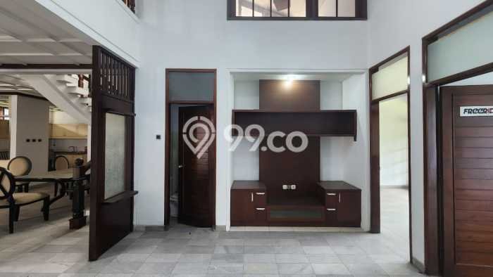 Jual Rumah Mewah Megah Dengan View Cantik di Soekarno Hatta, Bandung Jual Rumah Mewah Megah Dengan View Cantik di Soekarno Hatta, Bandung