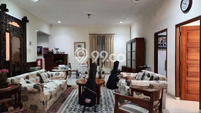 Ready to Use! Luxury House LT 1109m2 Desain Modern di Supratman Ready to Use! Luxury House LT 1109m2 Desain Modern di Supratman