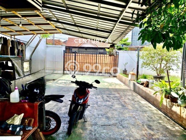 Rumah Mewah LB 400m2 Siap Huni Desain Elegan di Kebagusan, Jakarta Selatan Rumah Mewah LB 400m2 Siap Huni Desain Elegan di Kebagusan, Jakarta Selatan