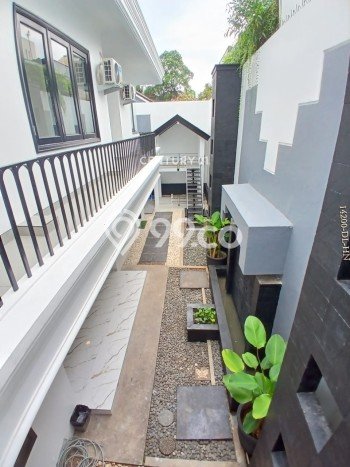 Jual Rumah Luas Elegan Dengan View Cantik di Bintaro, Tangerang Selatan Jual Rumah Luas Elegan Dengan View Cantik di Bintaro, Tangerang Selatan