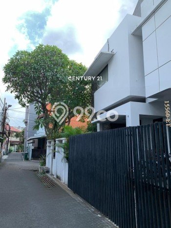 Hunian Eksklusif Siap Huni LT 273m2 di Tebet, Jakarta Selatan Hunian Eksklusif Siap Huni LT 273m2 di Tebet, Jakarta Selatan