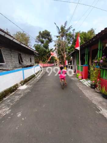 Tanah Kosong Dijual di Sleman dengan Area 100m2 Tanah Kosong Dijual di Sleman dengan Area 100m2