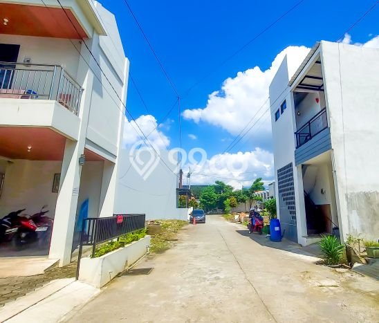 Rumah Kost Dijual Lokasi Tembalang, Semarang, 0 Kamar Tidur, 10 Kamar Mandi, 180m2 Rumah Kost Dijual Lokasi Tembalang, Semarang, 0 Kamar Tidur, 10 Kamar Mandi, 180m2