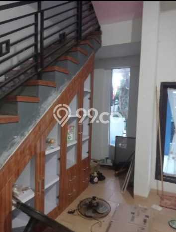 PRIME LOCATION! Rumah di Tembalang, 2 KM, Lingkungan Strategis, Luas 91m2m² Bangunan 200m2m² PRIME LOCATION! Rumah di Tembalang, 2 KM, Lingkungan Strategis, Luas 91m2m² Bangunan 200m2m²