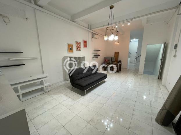 Ruko Dijual di Surabaya LT 95m2 & LB 176m2 Lokasi Terbaik! Ruko Dijual di Surabaya LT 95m2 & LB 176m2 Lokasi Terbaik!