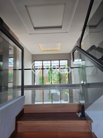 Ready to Use! Luxury House LT 210m2 Desain Modern di Citraland Ready to Use! Luxury House LT 210m2 Desain Modern di Citraland