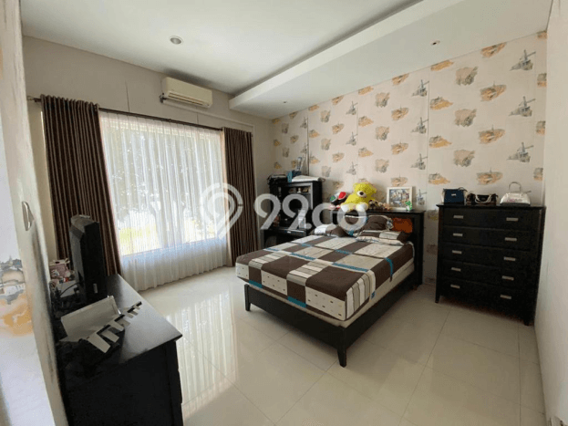 Hunian Mewah LB 325m2 Siap Pakai Desain Elegan di Citraland, Surabaya Hunian Mewah LB 325m2 Siap Pakai Desain Elegan di Citraland, Surabaya