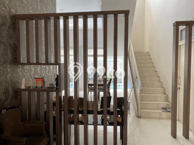 Hunian Mewah LB 325m2 Siap Pakai Desain Elegan di Citraland, Surabaya Hunian Mewah LB 325m2 Siap Pakai Desain Elegan di Citraland, Surabaya