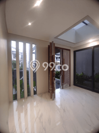 Rumah Mewah LB 500m2 Siap Pakai Desain Elegan di Citraland, Surabaya Rumah Mewah LB 500m2 Siap Pakai Desain Elegan di Citraland, Surabaya