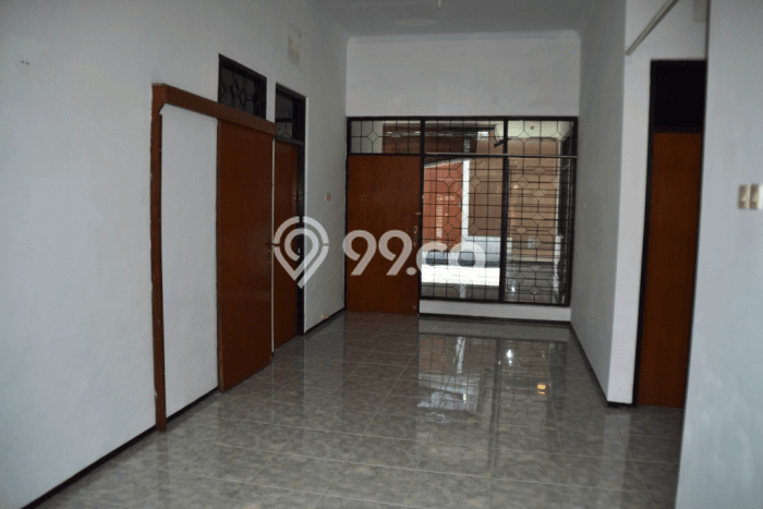 Jual Rumah Bagus Siap Huni LB 180m2 di Wiyung, Surabaya Jual Rumah Bagus Siap Huni LB 180m2 di Wiyung, Surabaya