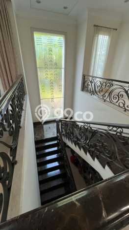 Jual Rumah Mewah Megah Dengan View Eksklusif di Graha, Surabaya Jual Rumah Mewah Megah Dengan View Eksklusif di Graha, Surabaya