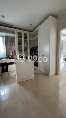 Jual Rumah Mewah Megah Dengan View Eksklusif di Graha, Surabaya Jual Rumah Mewah Megah Dengan View Eksklusif di Graha, Surabaya