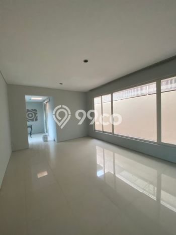 Rumah Elit Modern Tanpa Renovasi di Graha Surabaya Rumah Elit Modern Tanpa Renovasi di Graha Surabaya