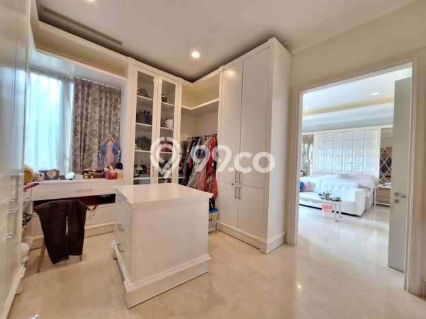 Hunian Mewah LB 960m2 Siap Pakai Desain Elegan di Graha, Surabaya Hunian Mewah LB 960m2 Siap Pakai Desain Elegan di Graha, Surabaya