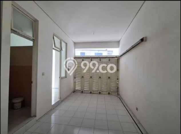 Rumah Mewah LB 336m2 Siap Pakai Desain Elegan di Citraland, Surabaya Rumah Mewah LB 336m2 Siap Pakai Desain Elegan di Citraland, Surabaya