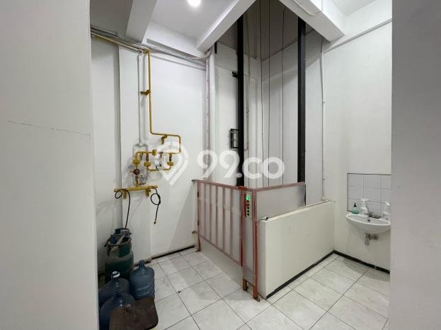 Ruko Dijual di Surabaya LT 95m2 & LB 176m2 Lokasi Terbaik! Ruko Dijual di Surabaya LT 95m2 & LB 176m2 Lokasi Terbaik!