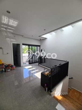Dijual Rumah Elit Exclusive di Wiyung, Surabaya Dijual Rumah Elit Exclusive di Wiyung, Surabaya
