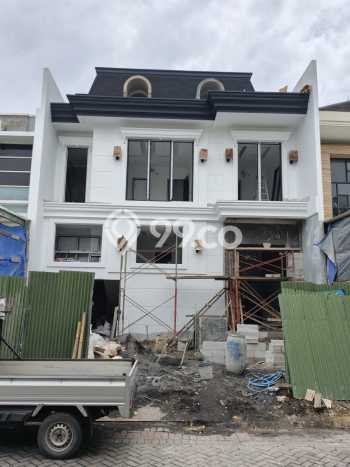 Dijual Rumah Mewah Elegan Dengan View Eksklusif di Pakuwon Indah, Surabaya Dijual Rumah Mewah Elegan Dengan View Eksklusif di Pakuwon Indah, Surabaya