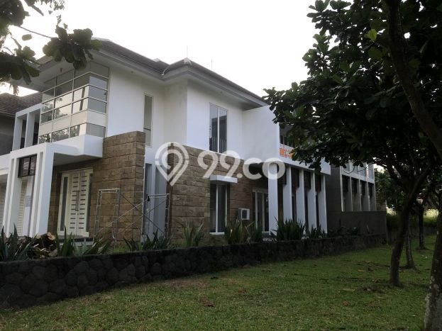 Jual Rumah Luas Elegan Dengan View Cantik di Citraland, Surabaya Jual Rumah Luas Elegan Dengan View Cantik di Citraland, Surabaya