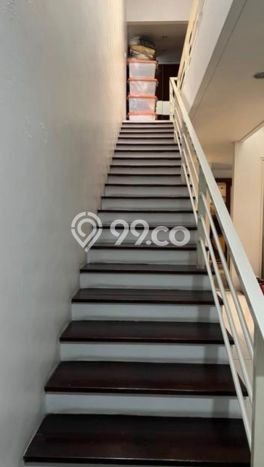 Rumah Siap Pakai area , Surabaya, Luas 162m2m² Bangunan 225m2m² Rumah Siap Pakai area , Surabaya, Luas 162m2m² Bangunan 225m2m²