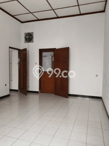 Rumah Disewakan Surabaya LT 450m2 LB 250m2 Area Surabaya Kota Rumah Disewakan Surabaya LT 450m2 LB 250m2 Area Surabaya Kota