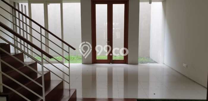 Disewakan Cepat Rumah Kondisi Bagus di Area Citraland, Surabaya Disewakan Cepat Rumah Kondisi Bagus di Area Citraland, Surabaya