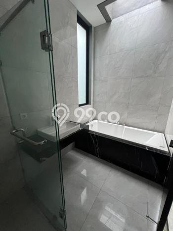 Ready to Use! Luxury House LT 210m2 Desain Elegan di Citraland Ready to Use! Luxury House LT 210m2 Desain Elegan di Citraland