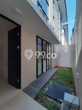 For Sale Rumah Mewah Exclusive di Cakung, Jakarta Timur For Sale Rumah Mewah Exclusive di Cakung, Jakarta Timur
