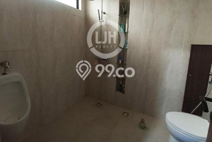 Hunian Strategis 4 KT LB 240m2 Kondisi Bagus di Batam Centre Hunian Strategis 4 KT LB 240m2 Kondisi Bagus di Batam Centre