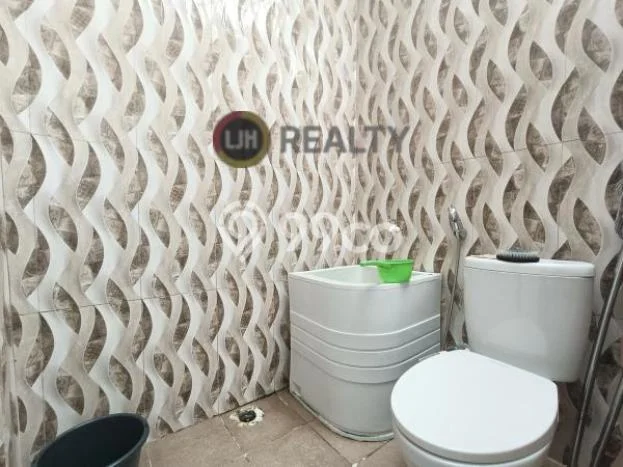 Rumah Modern 5 Kamar LT 102m2 di Tiban Rumah Modern 5 Kamar LT 102m2 di Tiban