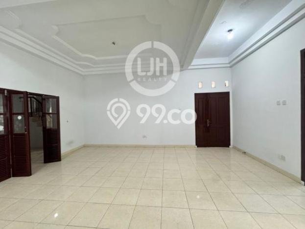 For Sale Rumah 6 Kamar Lokasi Strategis Bagus dan Strategis di Batam Kota For Sale Rumah 6 Kamar Lokasi Strategis Bagus dan Strategis di Batam Kota
