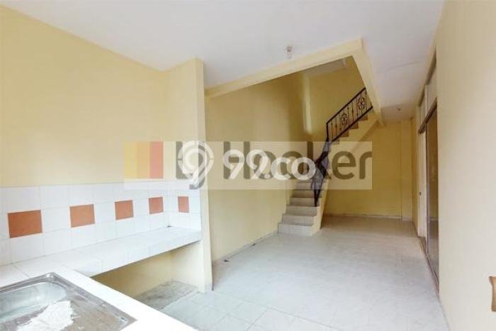 Rumah Terawat di Nagoya, Batam, LT 187m², LB 150m² Rumah Terawat di Nagoya, Batam, LT 187m², LB 150m²