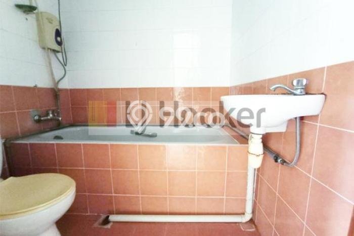 Rumah Terawat di Nagoya, Batam, LT 187m², LB 150m² Rumah Terawat di Nagoya, Batam, LT 187m², LB 150m²