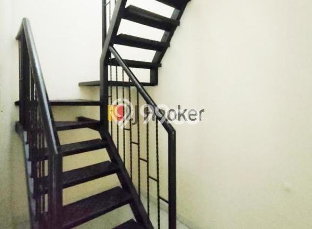 DIJUAL CEPAT! Rumah Ready Stock Area Strategis Nagoya, Luas 87m² Bangunan 220m² DIJUAL CEPAT! Rumah Ready Stock Area Strategis Nagoya, Luas 87m² Bangunan 220m²