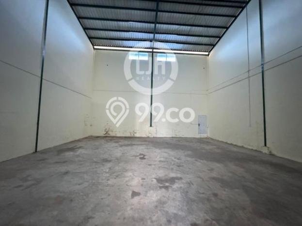 Disewakan Gudang komersial di Bengkong luas bangunan 250m2 Disewakan Gudang komersial di Bengkong luas bangunan 250m2