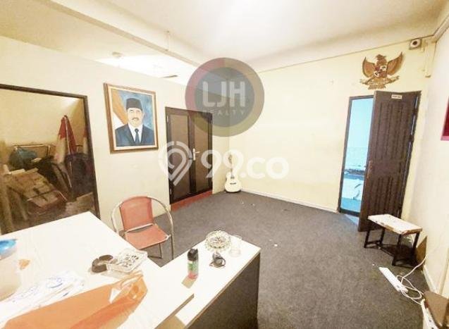Ruko Dijual di Batam LT 104m2 & LB 250m2 Lokasi Terbaik! Ruko Dijual di Batam LT 104m2 & LB 250m2 Lokasi Terbaik!