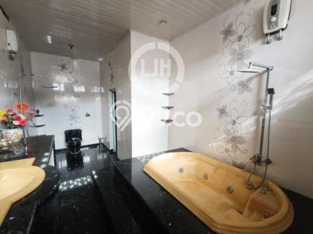 HARGA SPECIAL! Rumah Asri lokasi Batam Kota, Luas 397m2m² Bangunan 400m2m² HARGA SPECIAL! Rumah Asri lokasi Batam Kota, Luas 397m2m² Bangunan 400m2m²
