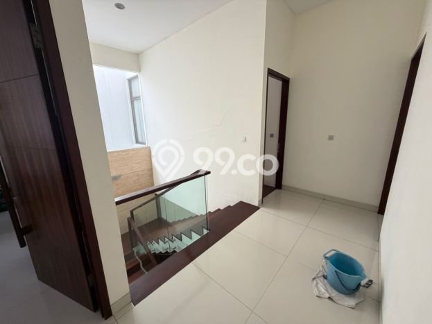 Rumah Mewah LB 500m2 Siap Pakai Desain Elegan di Kota Baru Parahyangan, Bandung Rumah Mewah LB 500m2 Siap Pakai Desain Elegan di Kota Baru Parahyangan, Bandung