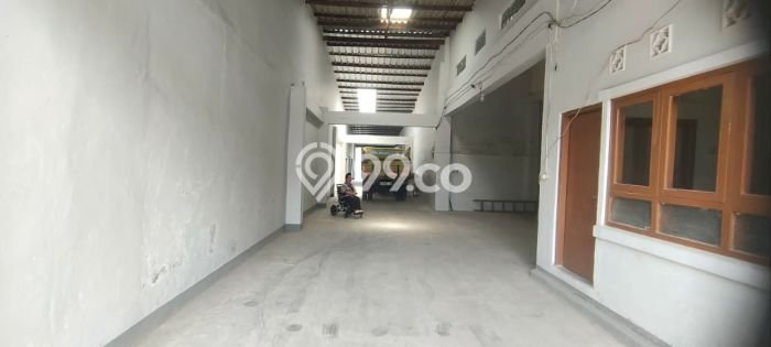 Unit Gudang Disewakan di Holis Cigondewah di Area Ramai & Strategis Unit Gudang Disewakan di Holis Cigondewah di Area Ramai & Strategis