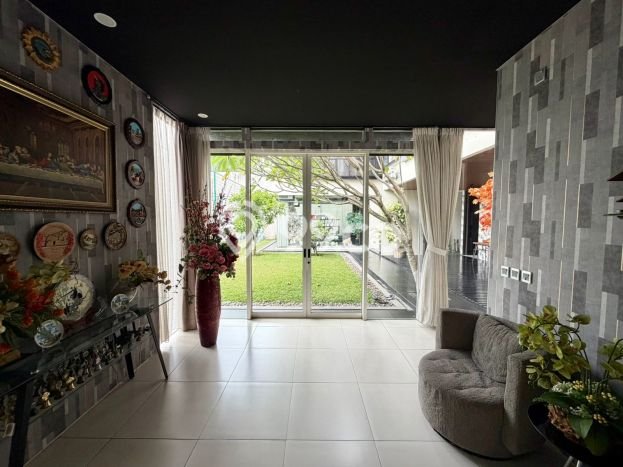 Ready to Use! Luxury House LT 630m2 Desain Modern di Kota Baru Parahyangan Ready to Use! Luxury House LT 630m2 Desain Modern di Kota Baru Parahyangan